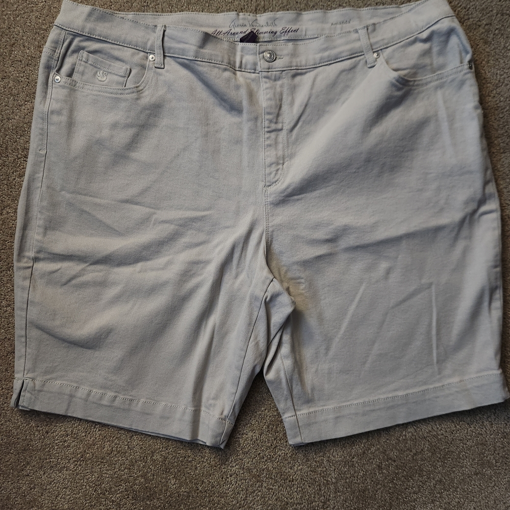 Gloria Vanderbilt Gray Slimming Shorts Size 22W